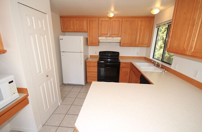 Foto del edificio - CHARMING 3 BED, 2 BATH KIRKLAND/Juanita Be...