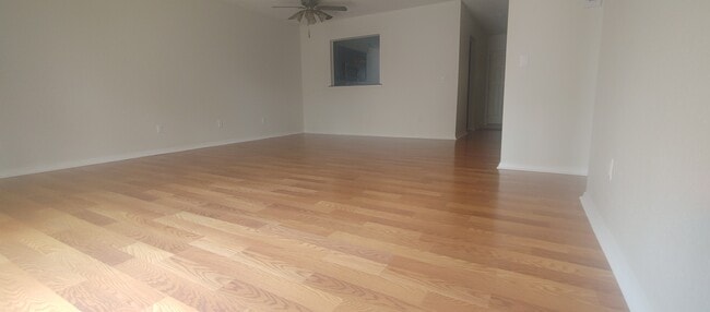 Building Photo - 505 Carroll Dr