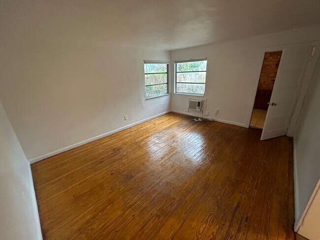 Foto del edificio - Cozy 2 bedroom home near local amenities