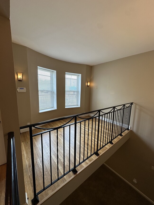 Building Photo - 2 Bedroom 1.5 Bathroom Condo in The Centra...