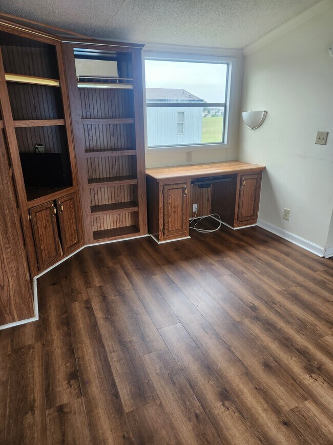 Foto del edificio - 121 Connector Rd