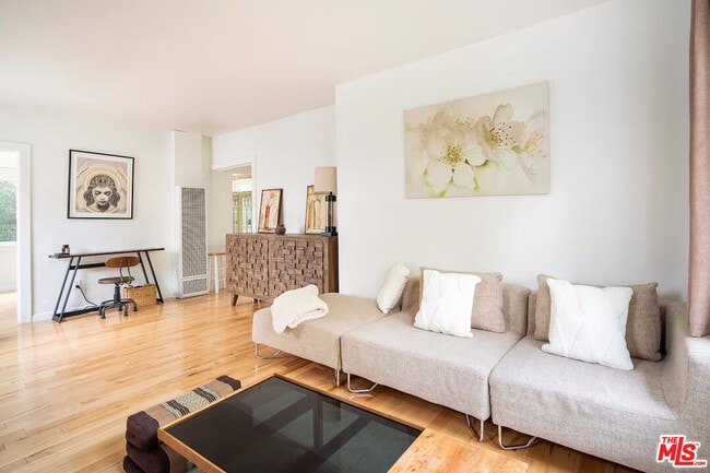 Building Photo - 716 Sunset Ave