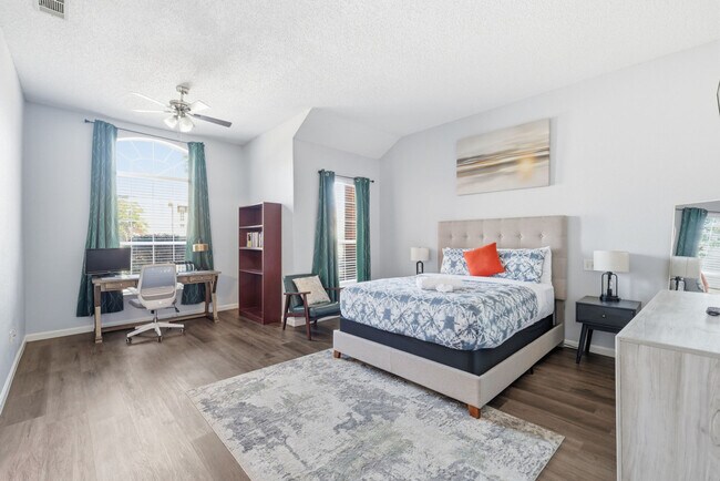 Building Photo - 10217 Napa Valley Dr