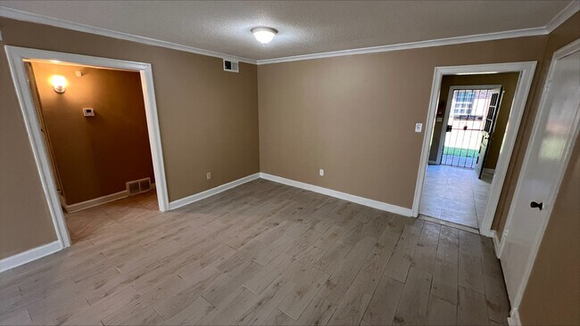 Foto del edificio - 3216 S Mendenhall Rd