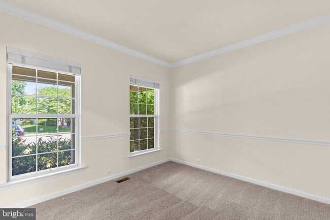 Foto del edificio - 8724 Lords View Loop