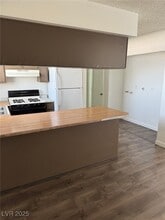 Building Photo - 2377 Exeter Dr