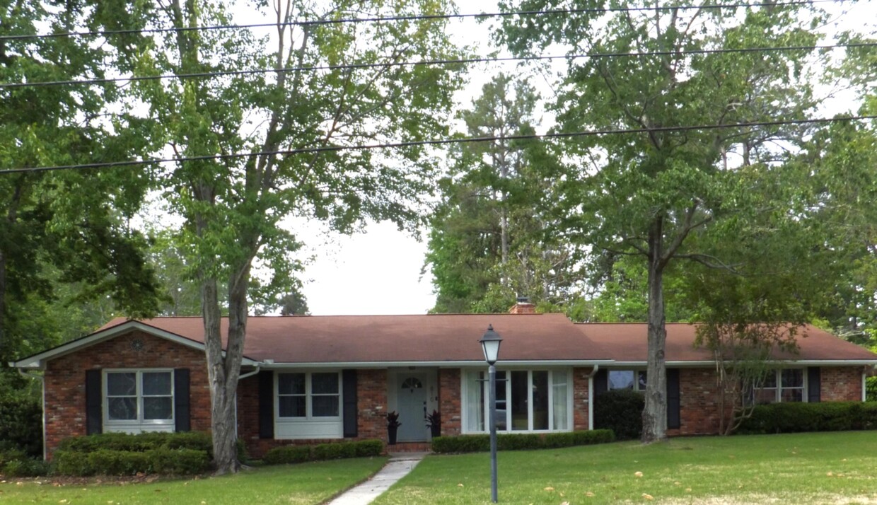 Foto principal - 810 Windsor Ct