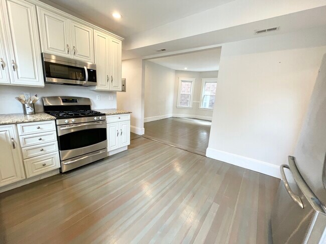 Foto del edificio - 211 E Cottage St