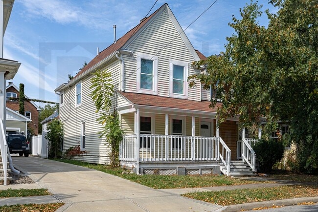 Building Photo - 1566 Winchester Ave