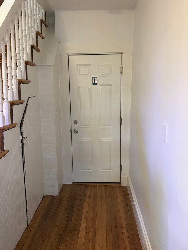 Common area just inside front door - 96 Hammond St