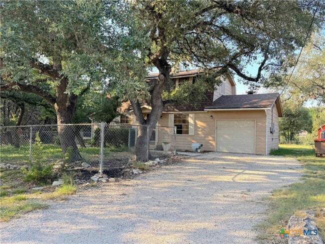 Building Photo - 850 Riviera Dr