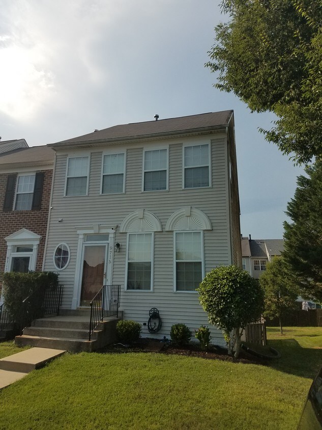 9715 QUIET BROOK LN, CLINTON, MD 20735 Townhome Rentals in CLINTON MD