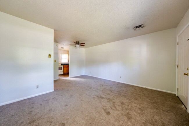 Foto del edificio - 8968 Tidewater Dr