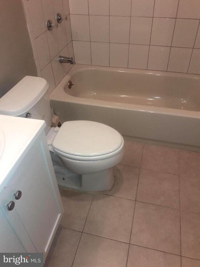 Foto del edificio - 18303 Bubbling Spring Terrace