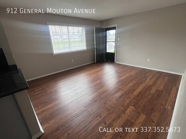 Building Photo - 912 General Mouton Ave