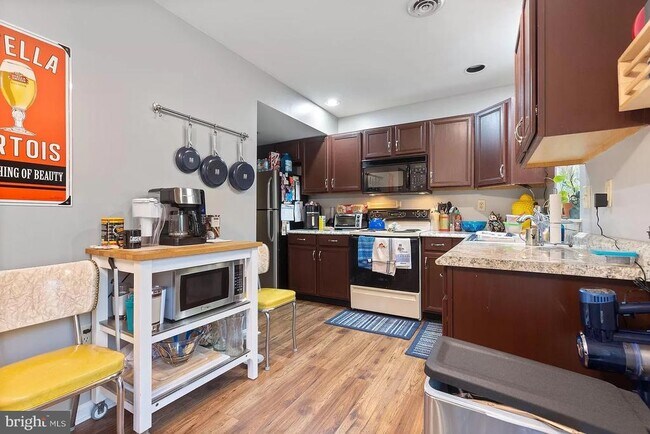 Foto del edificio - 1422 Timber Chase Dr