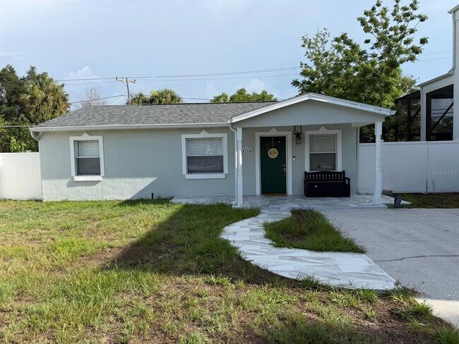 Building Photo - 4714 W Lawn Ave
