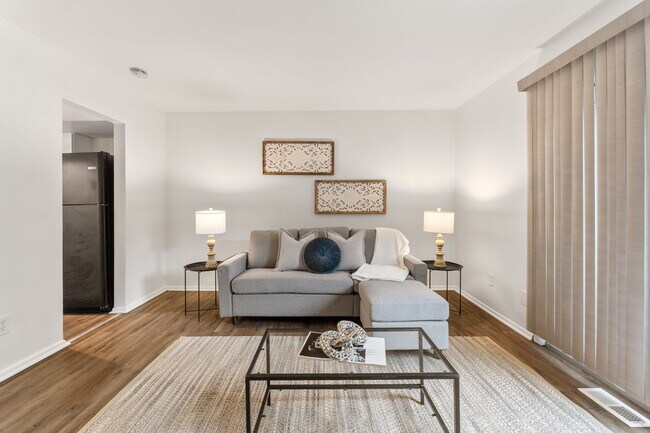 Foto del edificio - 106 Tarryton Ct E