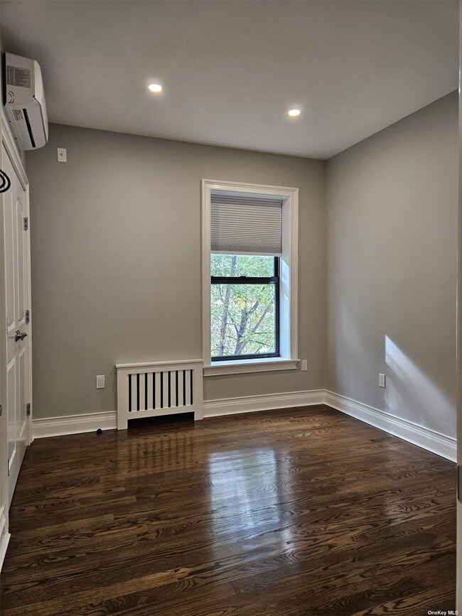Building Photo - 41-10 20th Ave
