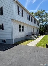 Building Photo - 10 Elmwood St
