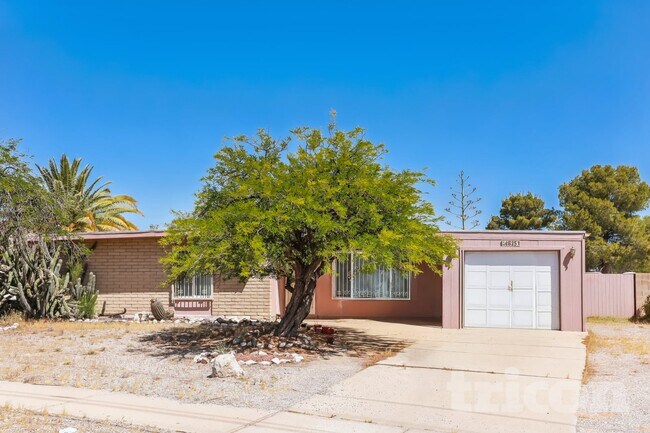 Building Photo - 8251 E Escalante Rd