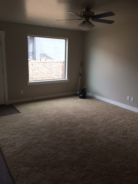 Building Photo - 576 N 220 E