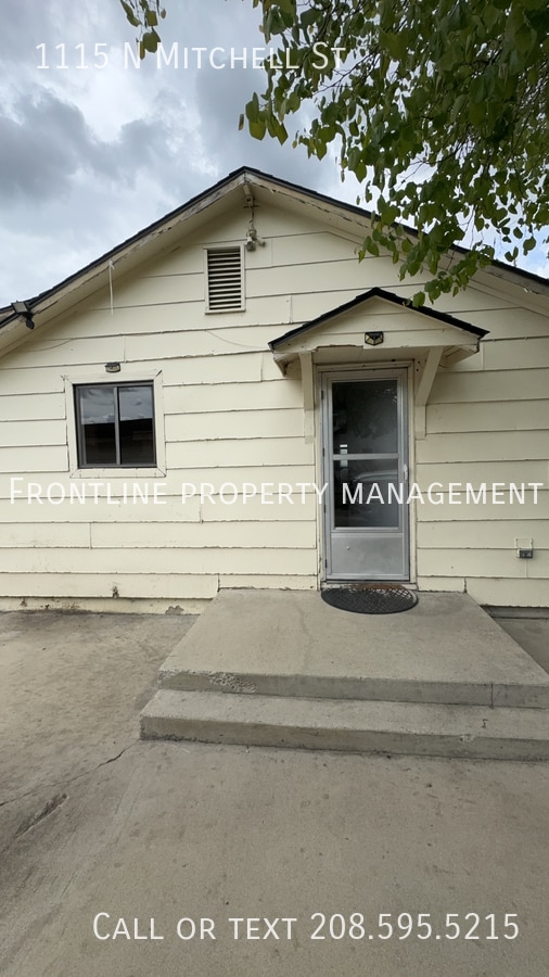 Building Photo - 1115 N Mitchell St