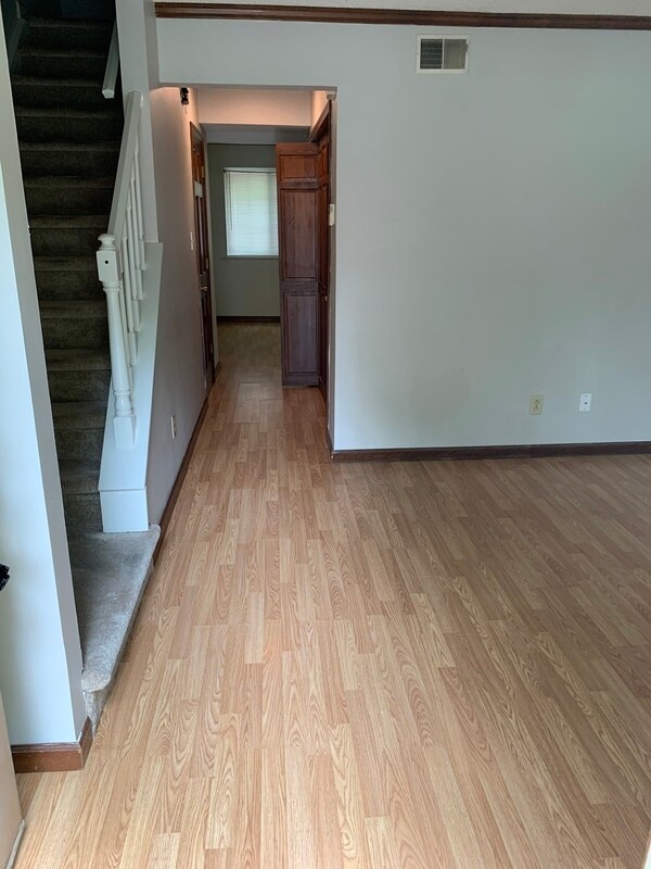 Foto del edificio - 8258 Knights Bridge Rd