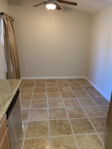 Dining area - 885 Halidon Way