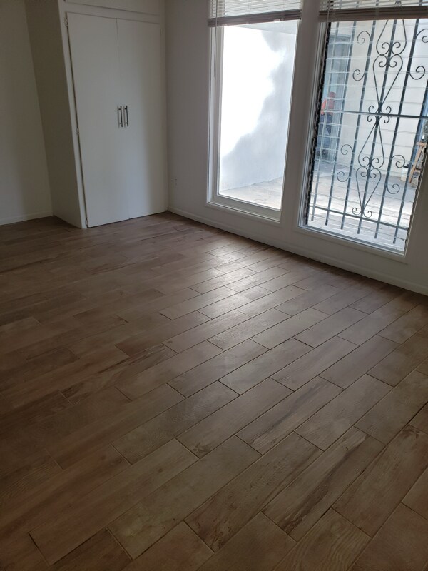 Foto del edificio - 1909 Beachwood Dr