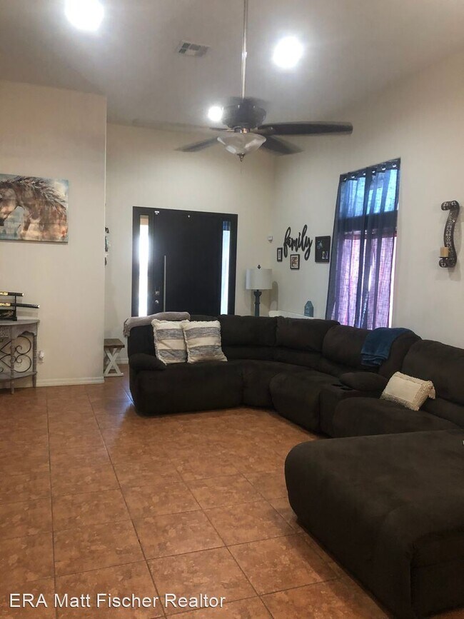 Building Photo - 3 br, 2 bath House - 278 N. Marshall Loop Rd.