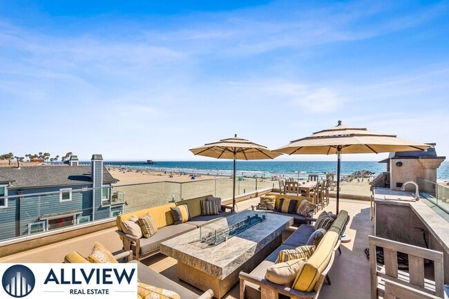 Building Photo - Stunning Beach House located on Newport Beach Boardwalk- 30+ Day Rental!