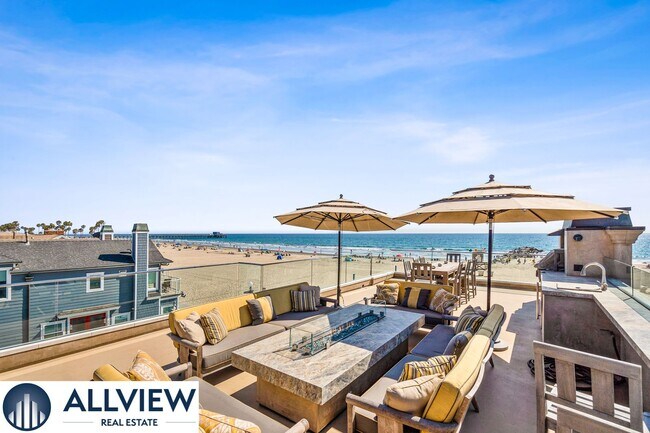 Foto del edificio - Stunning Beach House located on Newport Beach Boardwalk- 30+ Day Rental!