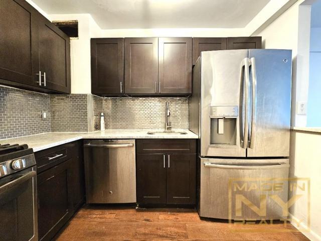 Foto principal - 1 bedroom in WOODSIDE NY 11377