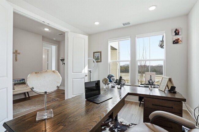 Foto del edificio - 4111 Olmsted Dr