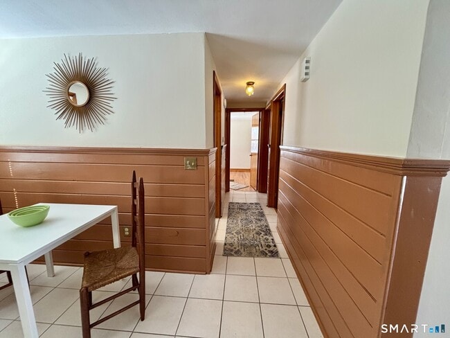 Building Photo - 148 Edgewood Dr