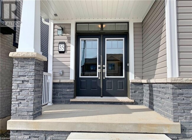 Building Photo - 35 Santos Dr