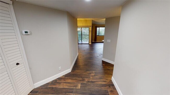 Foto del edificio - 8036 NW 15th Mnr