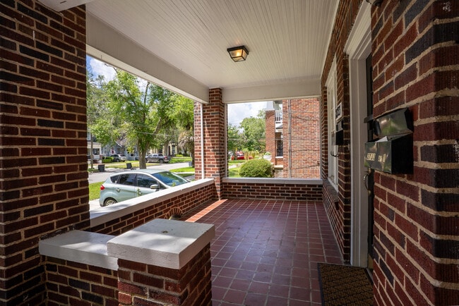 Building Photo - 2733 Herschel St