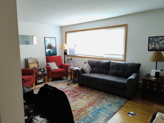 Foto del edificio - 6817 N Wayne Ave