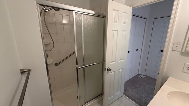 Foto del edificio - 4124 Salford Ct