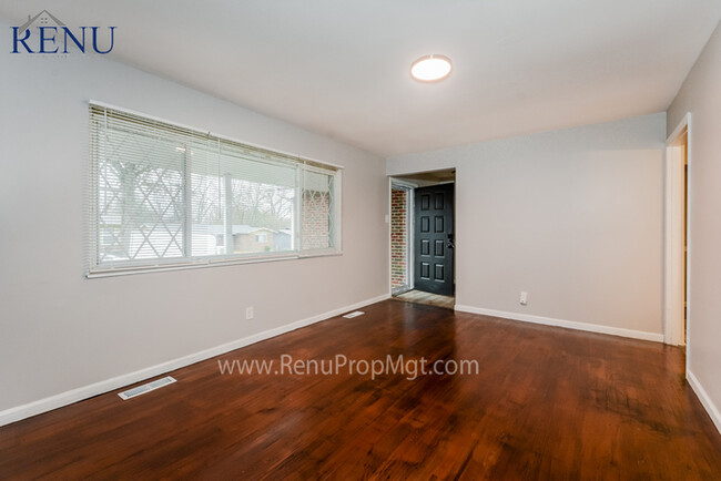 Building Photo - 8429 Jacklin Ave