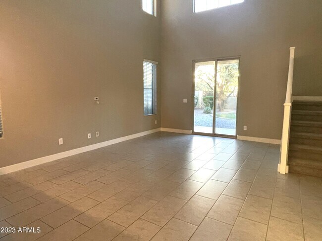 Building Photo - 3104 N 32nd Way