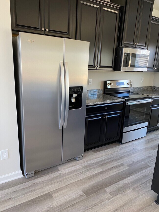 Building Photo - 444 Brier Summit Pl