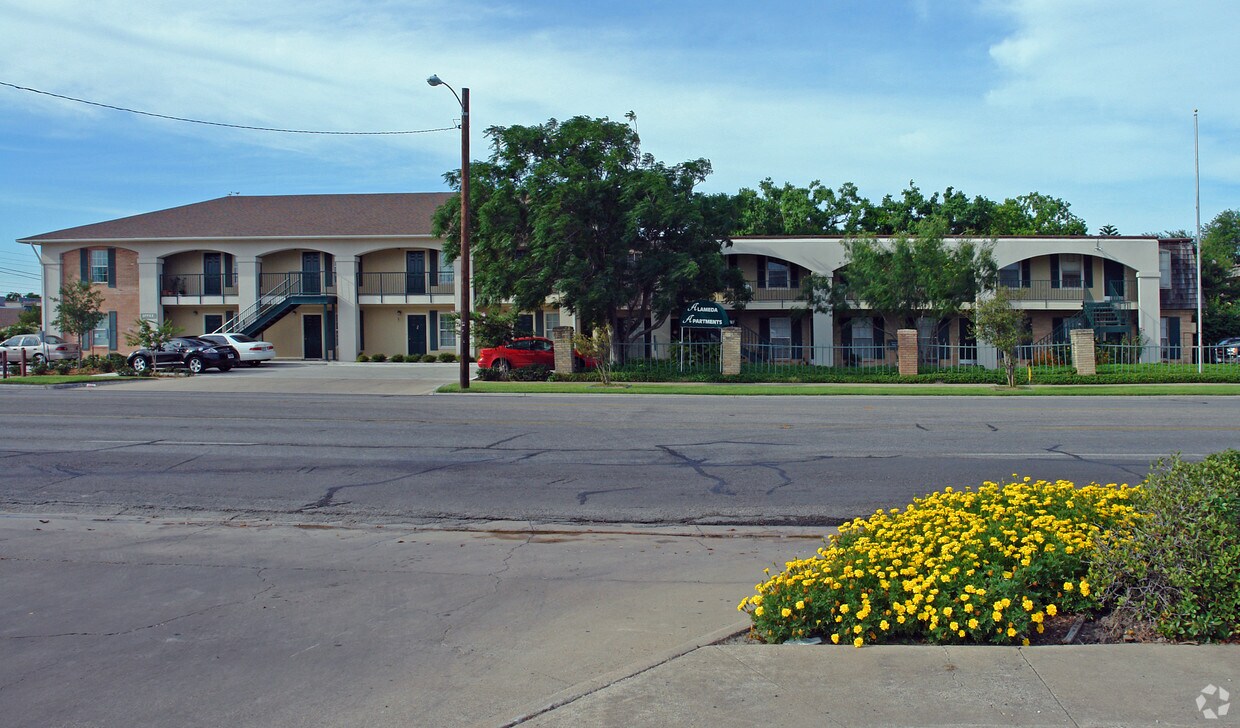 Alameda Apartments Corpus Christi, TX