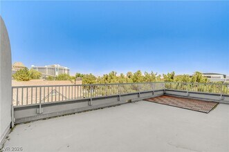 Building Photo - 360 E Desert Inn Rd