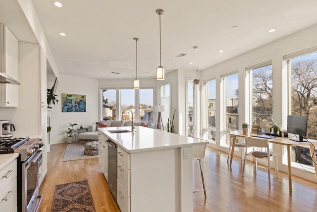 Photo - 283 Old Colony Ave Apartment