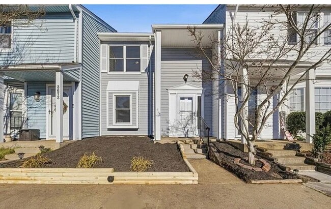 Building Photo - 3675 Sylvan Ln