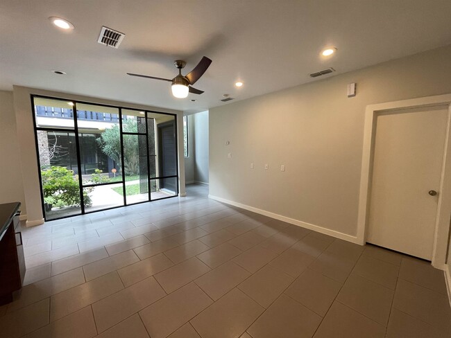 Building Photo - 409 Shiloh Dr