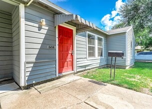 Building Photo - 1503 Acacia Dr